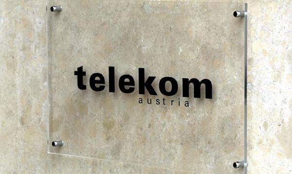 Am 26. Februar 2004 durchbrach die Telekom-Aktie auf wundersame Weise die Marke von 11,70 Euro. Die Folge: Rund 100 Führungskräfte erhielten insgesamt knapp zehn Millionen Euro.