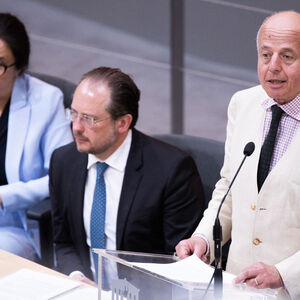 Justizminister Clemens Jabloner (3.v.l.)