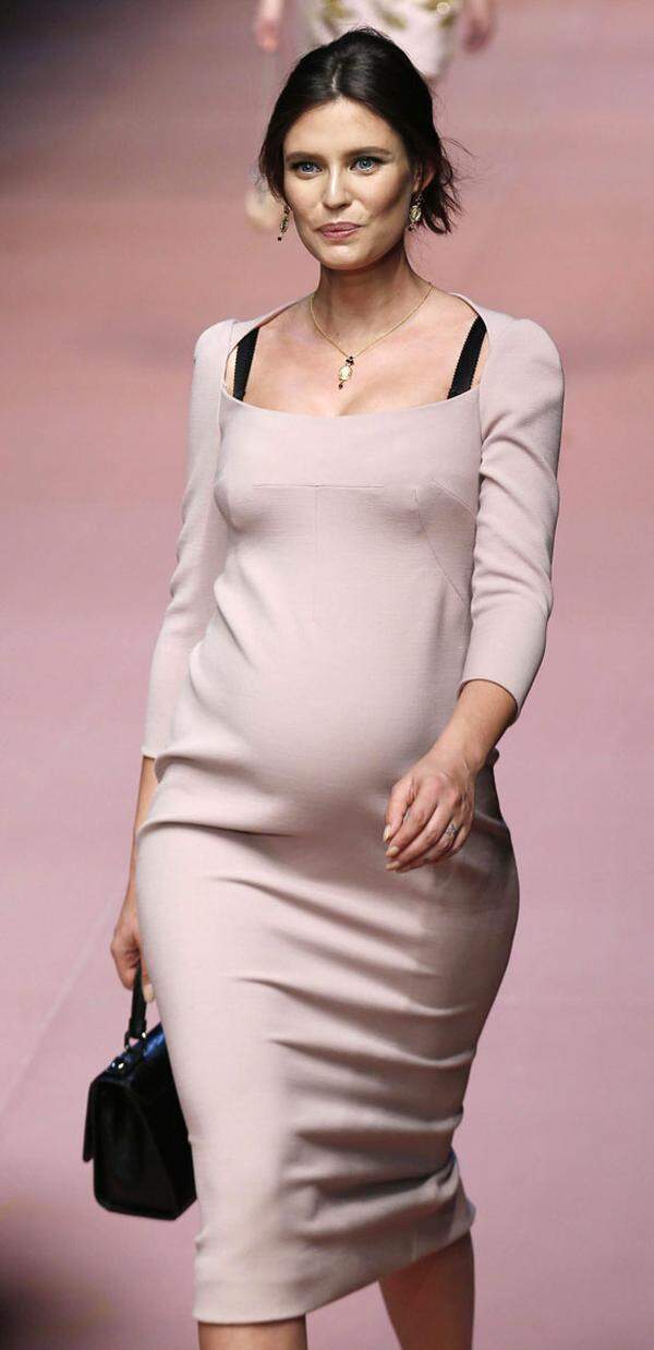 Eine Ode an Mütter feierten Domenico Dolce und Steffano Gabbana auf dem Laufsteg. Model Bianca Balti lief hochschwanger über den Laufsteg ...