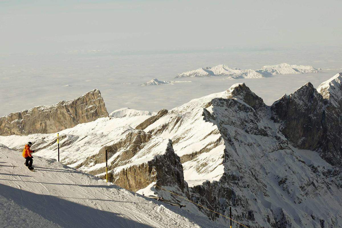 Die neue schwingende Seilkonstruktion verbindet die Plattform mit der Bergstation der Gletscher-Sesselbahn Ice-Flyer.