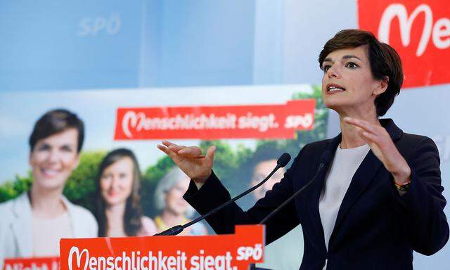 Head of Austria's SPOe Rendi-Wagner addresses a news conference in Vienna