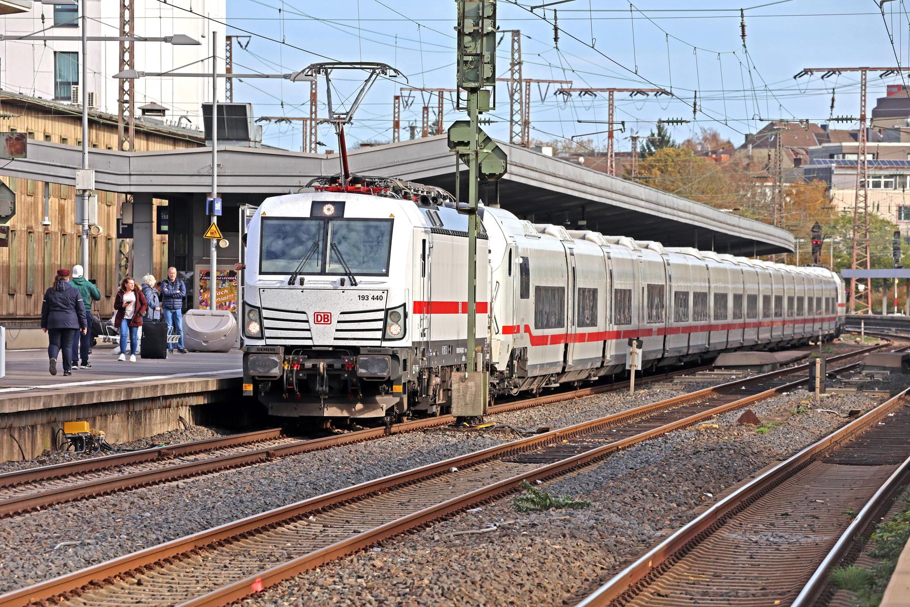 Bahn vows intercity punctuality 2026