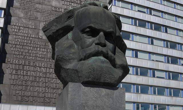 Statue: Karl Marx