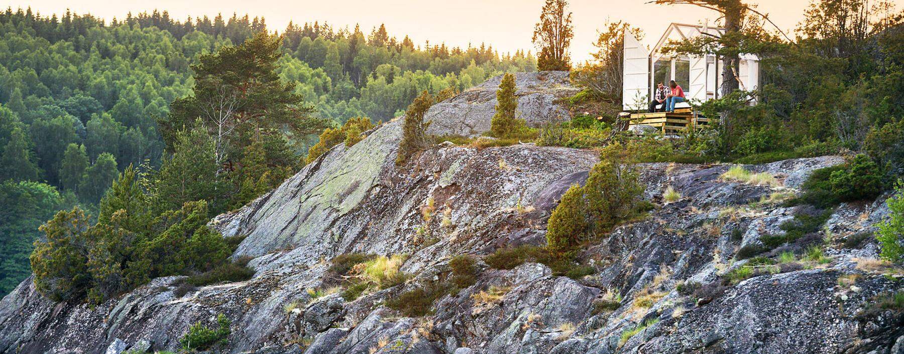 Verstreut über das stille, waldige Dalsland in Westschweden stehen ein paar 72 hours Cabins