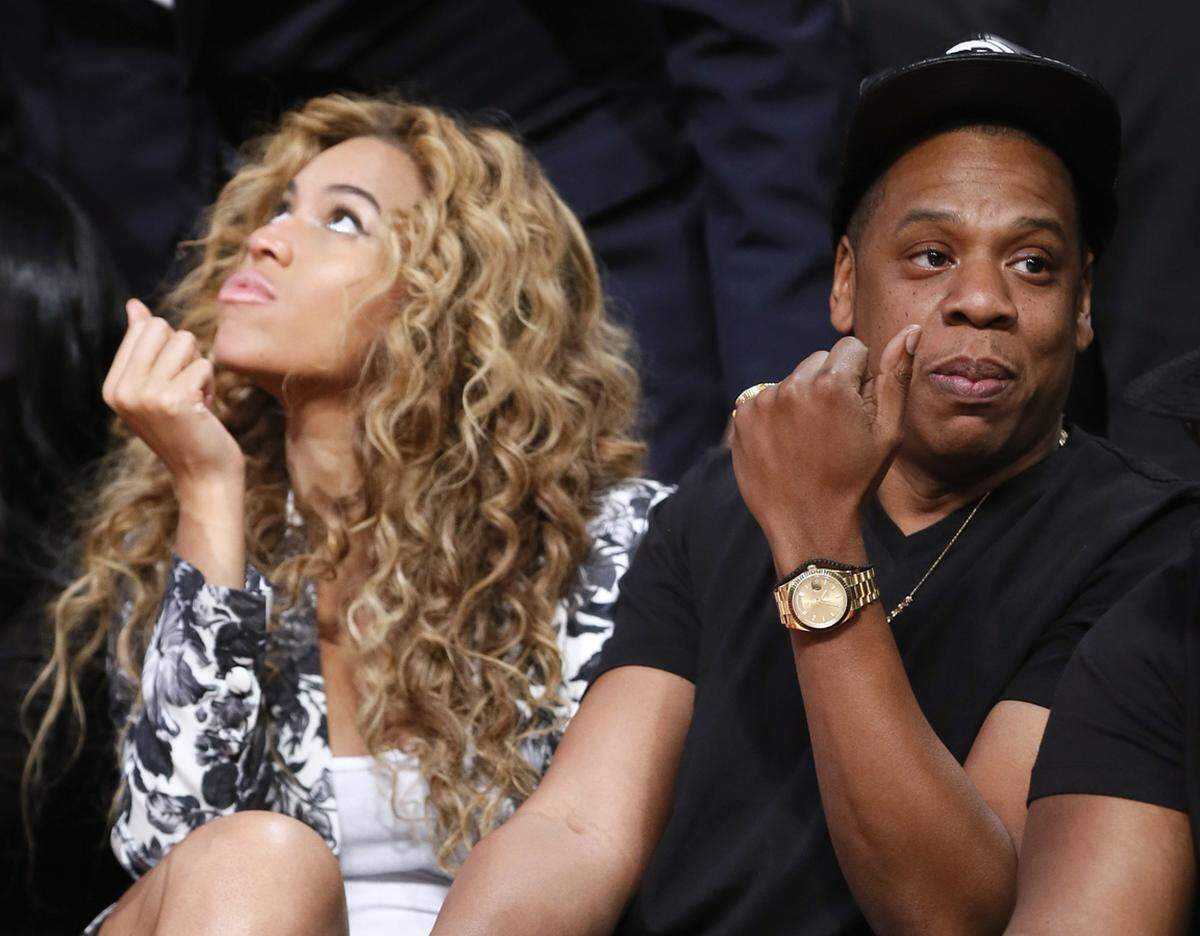 Stars landen immer wieder in den guten Reihen wichtiger Sportereignisse, so auch Beyonce und ihr Mann Jay-Z bei diesem NBA All-Star-Basketball-Spiel in Houston.