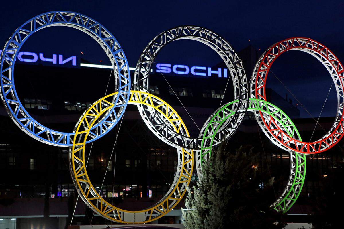 Am 7. Februar 2014, werden die XXII. Olympischen Winterspiele am russischen Schwarzmeerort Sotschi eröffnet.37,5 Milliarden Euro lässt sich Russlands Präsident Wladimir Putin die Spiele kosten. So wurden auch alle elf Austragungsstätten eigens neu erbaut. Alle Bilder aus Dezember 2013