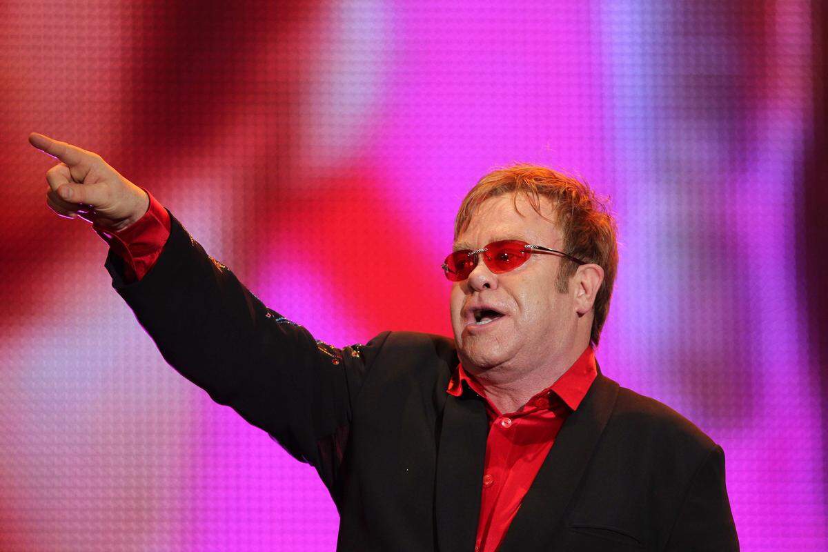 Der fünffache Grammy-Gewinner Elton John wird seine Show drei Jahre in Las Vegas aufführen.