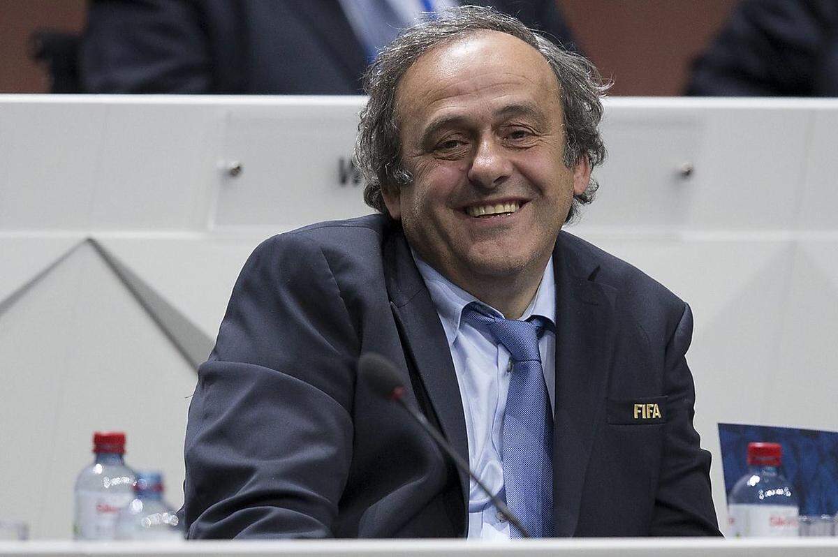   "Es war eine schwierige Entscheidung, eine mutige Entscheidung, und die richtige Entscheidung."Michel Platini (UEFA-Präsident)