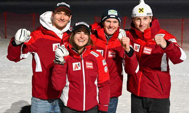 Die künftigen Ski-Botschafter des Landes? Viktoria Bürgler und ihre Salzburger Teamkollegen. 
