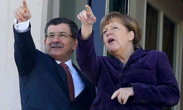 Angela Merkel traf in Ankara auf Ministerpräsident Ahmet Davutoglu.