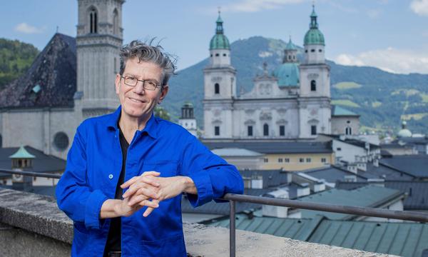 „Kein anderes Stück ist so mit einer Stadt verbunden wie der ,Jedermann‘“: Robert Carsen blickt auf Salzburg.