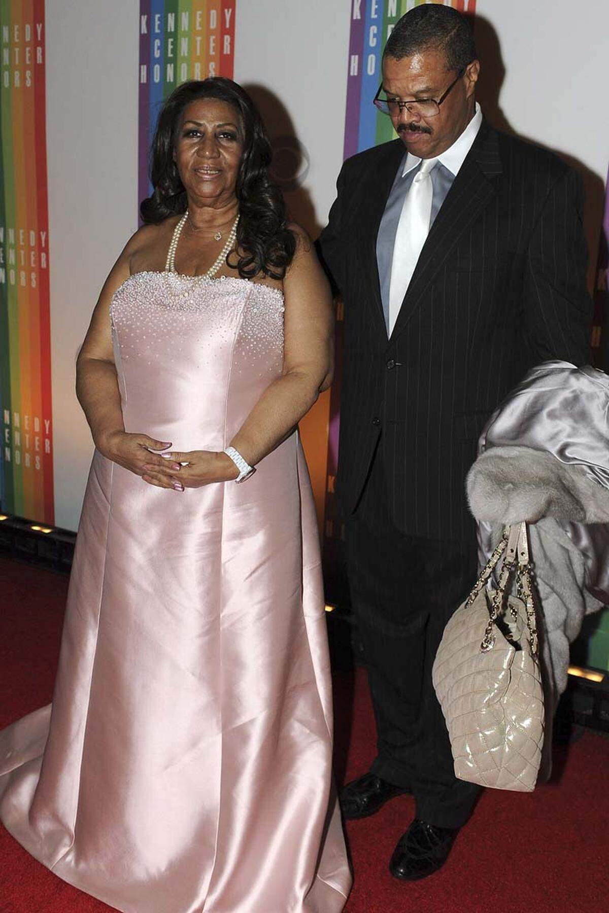 Die gesundheitlich angeschlagene "First Lady of Soul", Aretha Franklin und ihr Partner Willie Wilkerson.