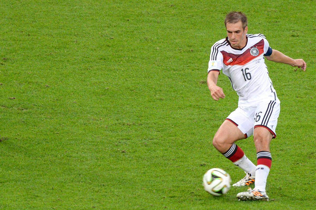 der 651 Pässe von Deutschlands Kapitän Philipp Lahm kamen an den Mann (83 Prozent) - mehr als bei jedem anderen WM-Spieler.