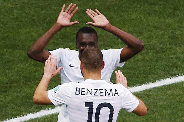 Vom Zauber aus der Vorrunde ist bei Frankreich gegen Nigeria nicht mehr viel zu sehen. Aber eine starke Schlussphase reicht zu einem 2:0-Erfolg.