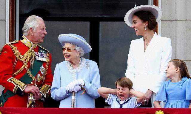 2022 fand die Parade noch zu Ehren Elizabeth II. statt.