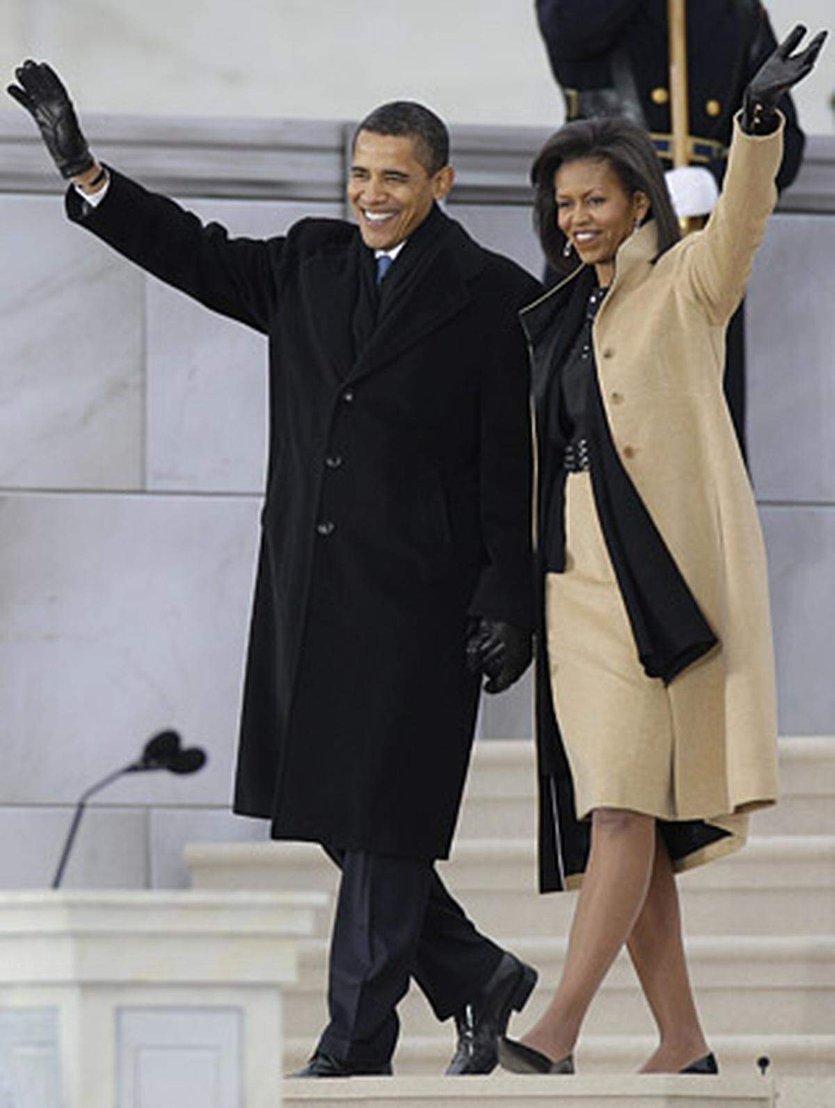 Am Dienstag, 20. Jänner 2009, übernimmt Barack Obama vor dem Kapitol in Washington das Amt des 44. Präsidenten der USA. Im Bild: Obama mit Frau Michelle bei der Eröffnung der Inaugurationsfeier.