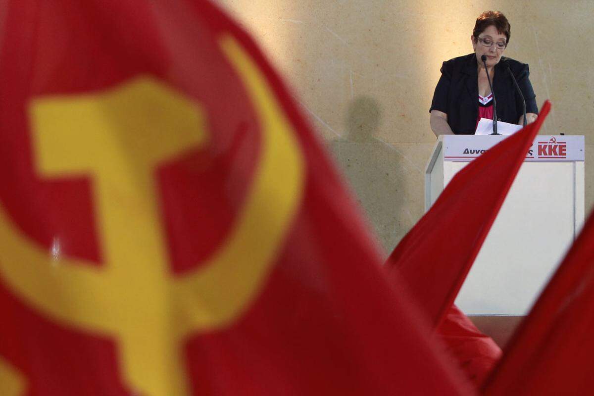 Die orthodox marxistisch-leninistische ausgerichteten Kommunisten (KKE) erhielten 8,3 Prozent der Stimmen. Sie wollen "Raus aus dem Euro und der EU jetzt".