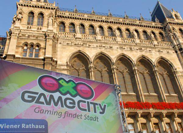 Die Game City im Wiener Rathaus hat sich zu einem Fixpunkt in der Computerspiel-Szene entwickelt. Zum dritten Mal konnten Gamer für freien Eintritt die neuesten und kommenden Spiele ausprobieren. Dank des Rahmenprogramms drehte sich die Game City aber nicht nur ums Zocken.