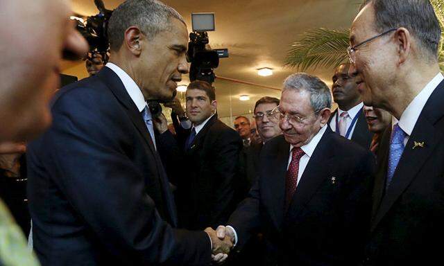 Historischer Handschlag zwischen Obama und Castro