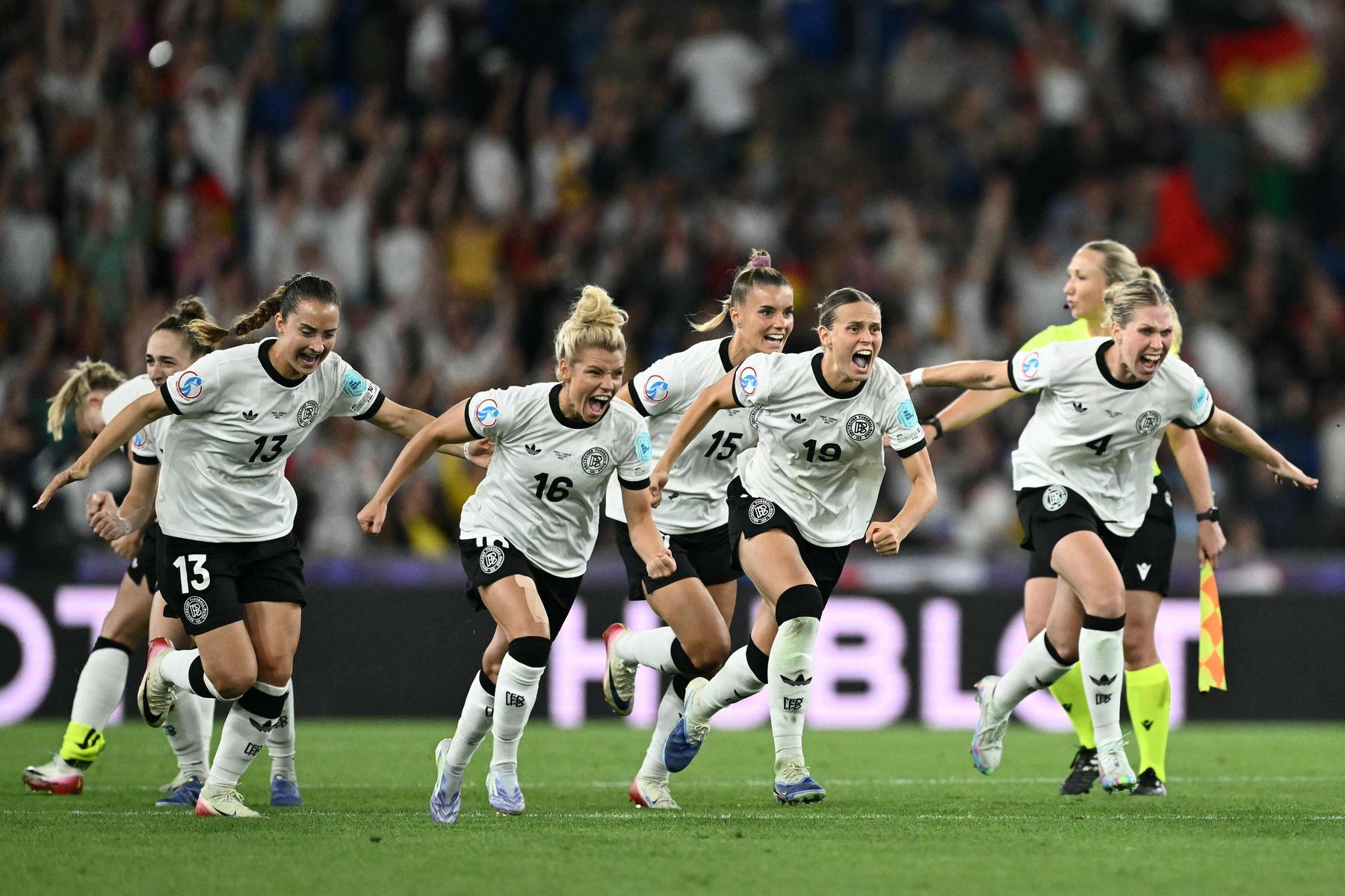 Deutschland nach Elferkrimi über Frankreich im Halbfinale der Frauen-EM