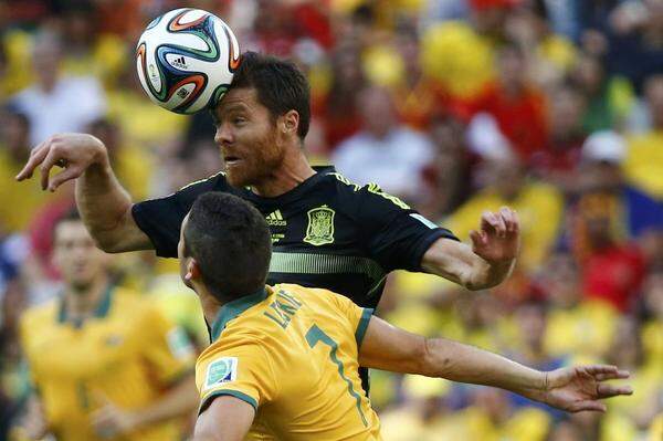 Hasta la vista! Titelverteidiger Spanien verabschiedet sich mit einem 3:0-Sieg gegen Australien von der WM 2014. Schwache Spiele gegen die Niederlande und Chile stießen die Iberer ins Tal der Tränen, Xabi Alonso hat nicht nur wegen der Kopfbälle Kopfweh.