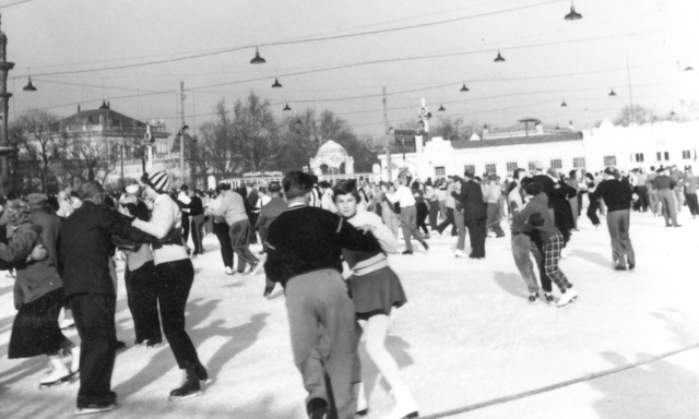 Bis in die 1960er war das Rundtanzen beim Eislaufverein sehr populär (Bild aus 1956). Die Zahl der Hobby-Eistänzer ist heute wieder am Steigen.