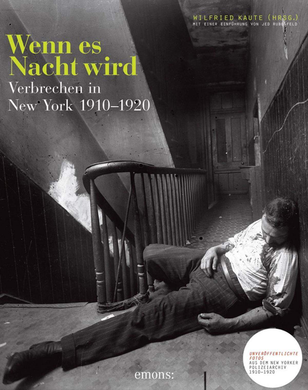 Alle gezeigten Bilder sind in dem im Emons Verlag erschienenen Bildband "Wenn es Nacht wird. Verbrechen in New York 1910-1920" zu finden.