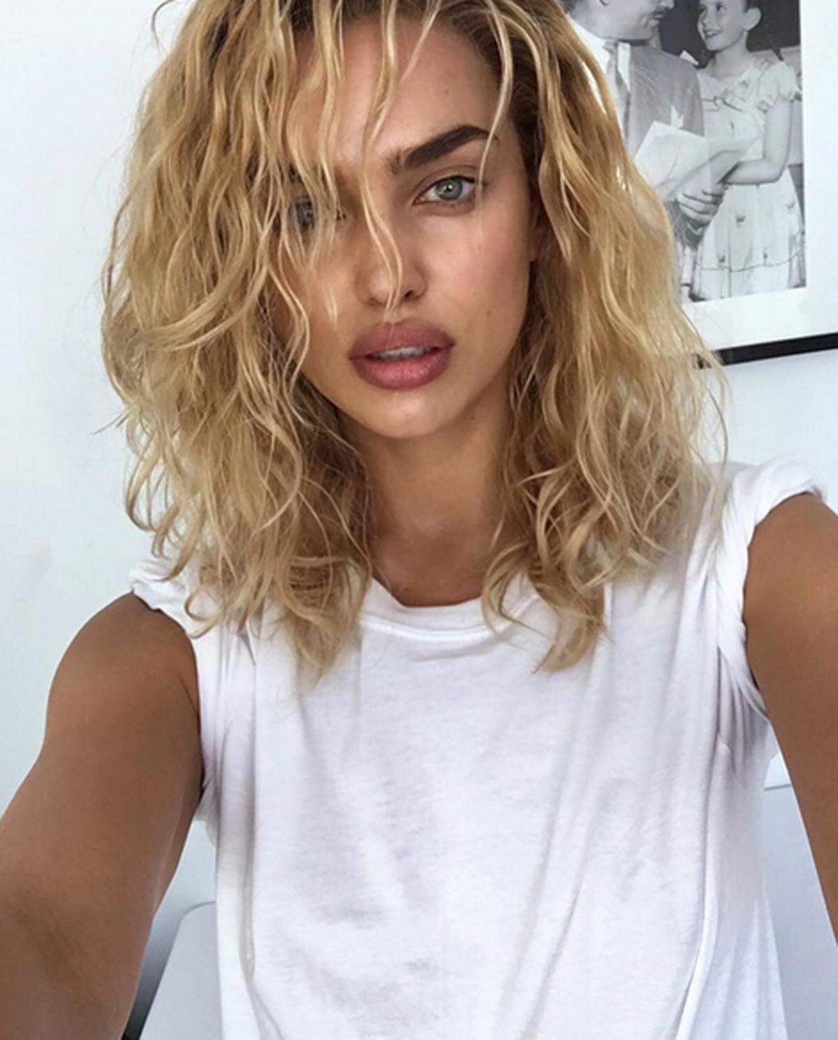 Für ein Shooting unterzog sich Topmodel Irina Shayk einer radikalen Typveränderung.