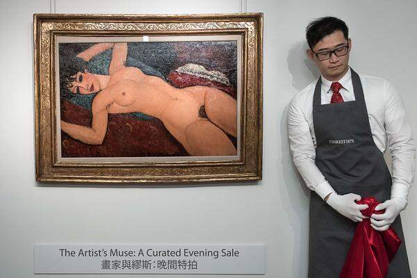 Für 170,4 Millionen Dollar (158,13 Mio. Euro) wurde das Gemälde des italienischen Malers am 10. November 2015 verkauft. Bei dem Käufer soll es sich um einen Sammler aus China handeln. "Nu Couche", ein weiblicher Akt, entstand zur Zeit des Ersten Weltkriegs. 