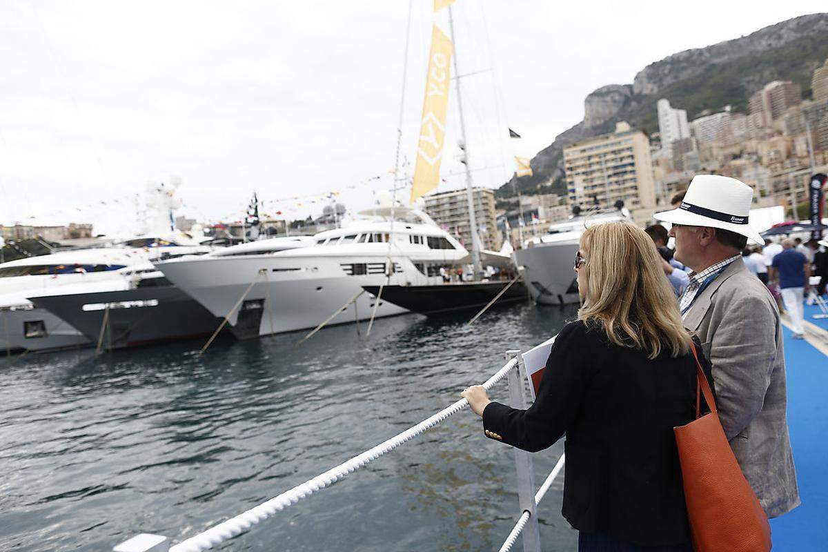 "Wir sind immer noch in Gespr&auml;chen mit vielen russischen Kunden", sagt Mark Cavendish, Direktor f&uuml;r Verkauf und Marketing bei der niederl&auml;ndischen Werft Heesen Yachts. Alle zehn von der Werft im vergangenen Jahr fertiggestellten Yachten wurden f&uuml;r Milliard&auml;re aus Russland gebaut ...