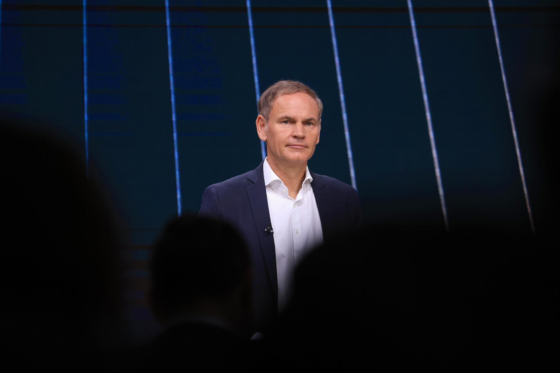 Oliver Blume naj bi odstopil s položaja izvršnega direktorja Porscheja, a Volkswagen zanika