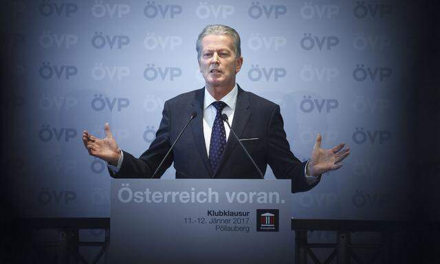 ÖVP-Chef Mitterlehner gab sich am Donnerstag angriffig: „Der Staat kann keine Arbeitsplätze schaffen. Der Staat schafft Bedingungen, die Arbeit ermöglichen.“ 