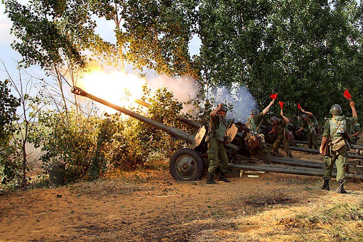 Bei "Masters of Artillery Fire" wird mit (vergleichsweise veralteten) Feldkanonen geschossen. Schauplatz ist das südrussische Saratow am Unterlauf der Wolga.