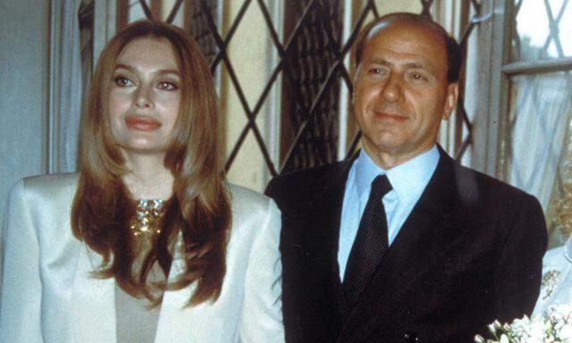 Silvio Berlusconi mit Veronica Lario, 1998