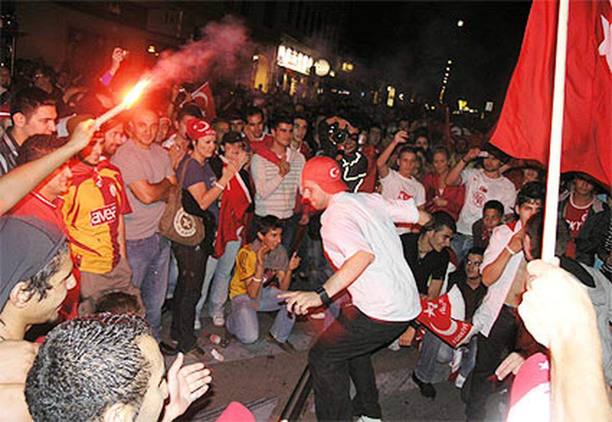 Die ganze Ottakringer Straße wird für die türkische Siegesfeier gesperrt.
