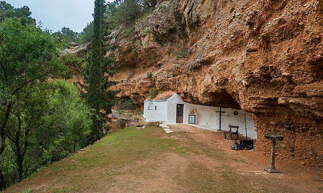 Höhlenkirche in Didyma in der Argolis auf der Peloponnes.