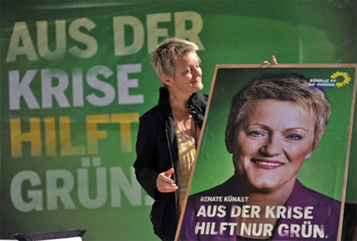 Die Grünen unter Renate Künast stellen sich hingegen als die Retter aus der Finanzkrise dar. Bleibt abzuwarten, welche Slogans am besten ankommen.