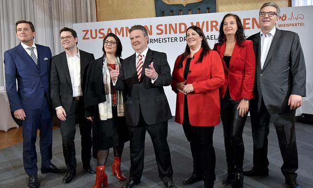 Bürgermeister Michael Ludwig (Mitte) und seine SPÖ-Stadträte