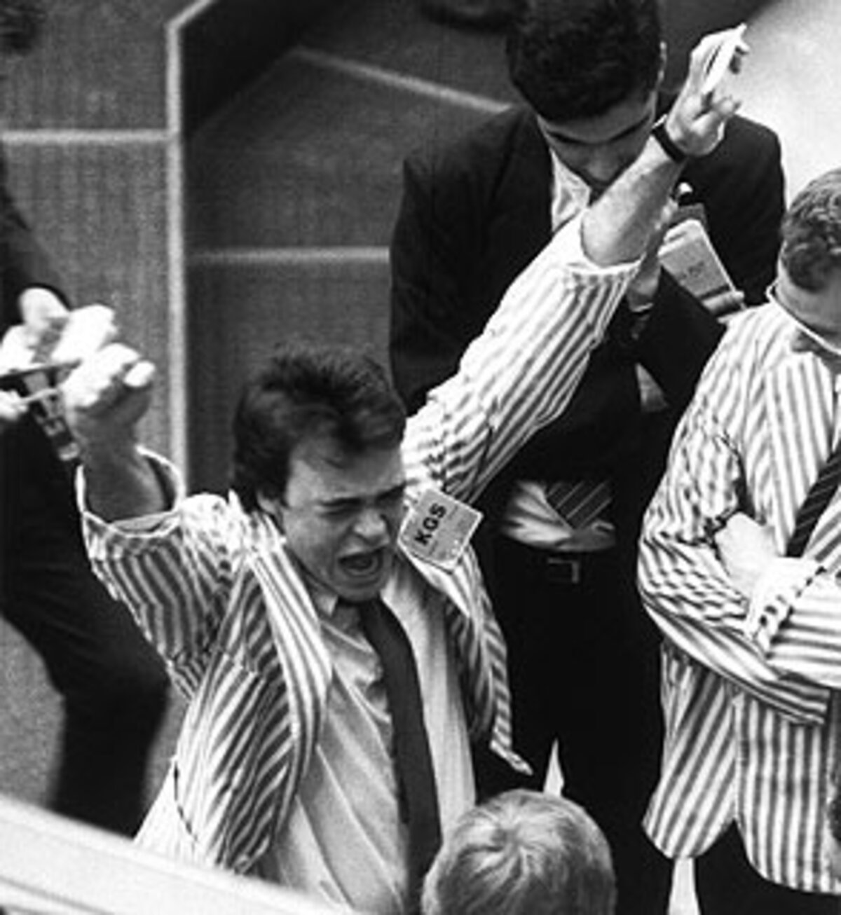 Bis heute streiten sich Experten darüber, warum es zum Börsekrach kam. Eines ist aber bei jeder Börsenpanik immer gleich: Die Aktienbesitzer wollen plötzlich alle gleichzeitig verkaufen, es gibt aber keine Käufer.