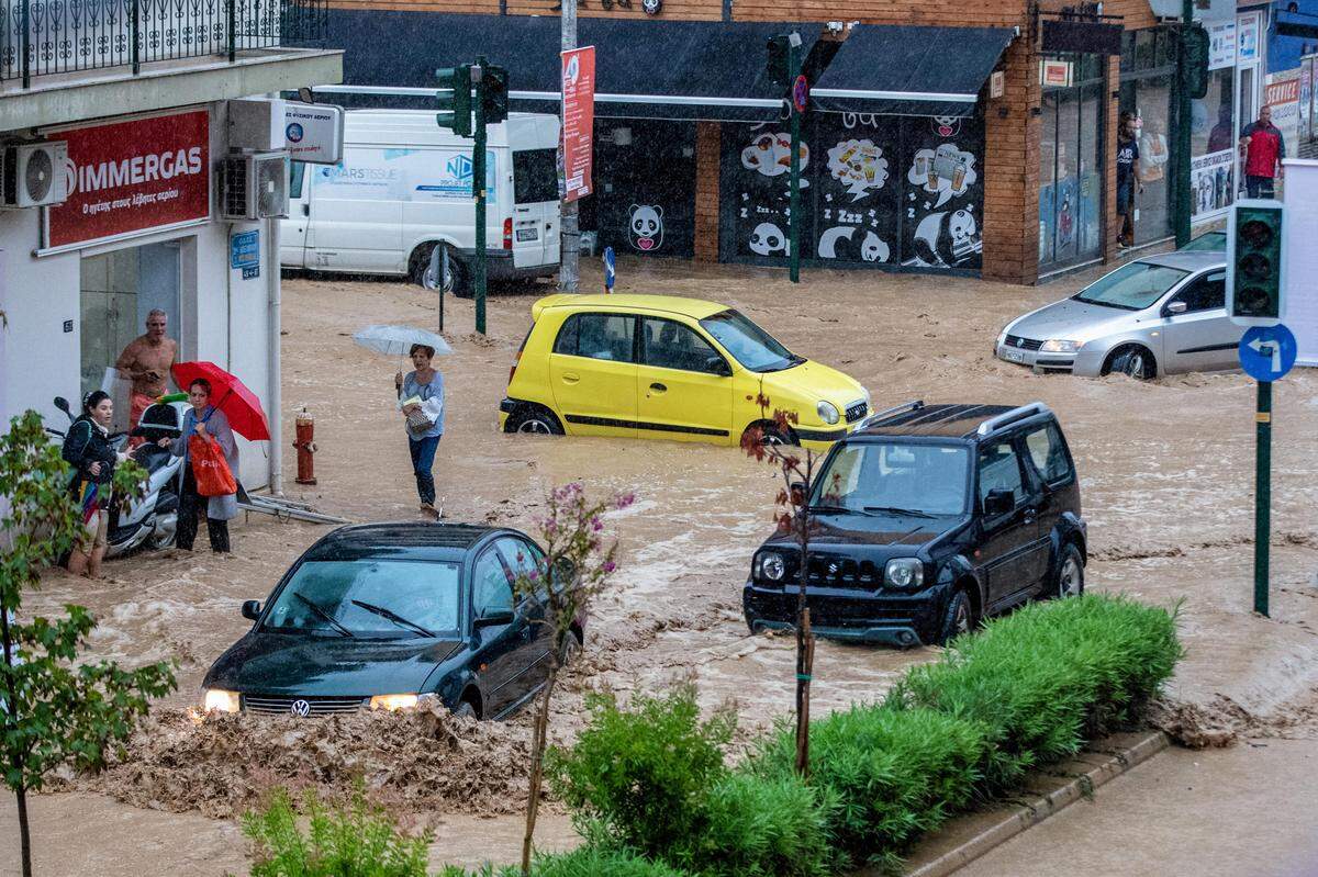 Ein Bild von überfluteten Straßen in Volos