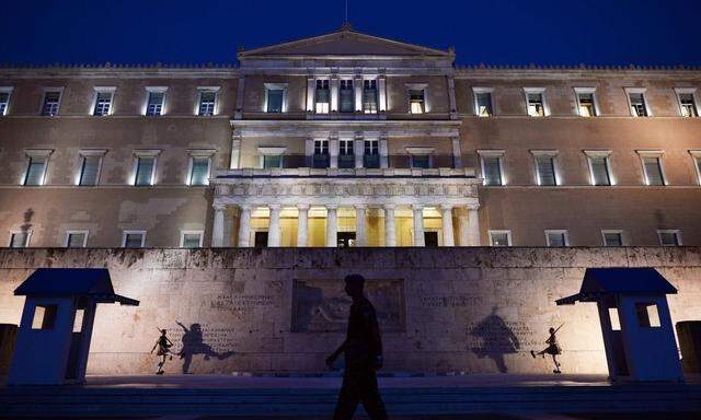 TOPSHOT-GREECE-ECONOMY-LABOUR-PROTEST