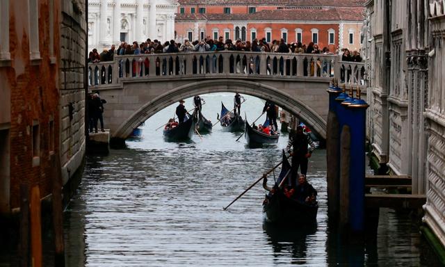 Die italienische Stadt Venedig hat die Testphase beendet, in der sie Eintrittsgeld für Tagestouristen erhoben hat.