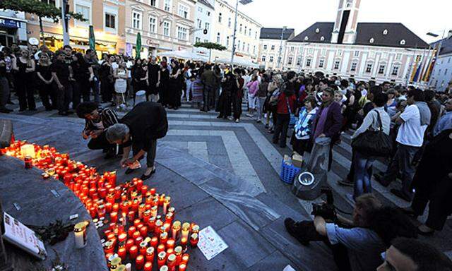Trauerkundgebung in St. Pölten nach der verheerenden Gasexplosion.