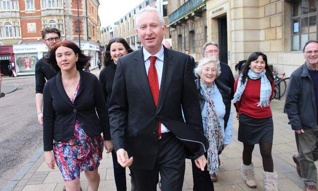 Daniel Zeichner auf Wahlkampftour für die Labour-Party in der Universitätsstadt Cambridge. Zeichners Vater emigrierte 1938 aus Wien. 