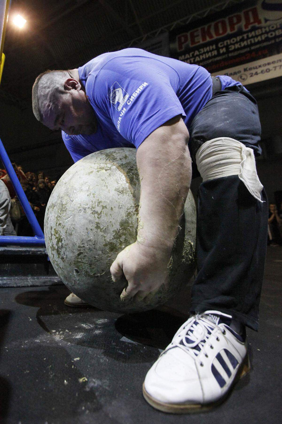 Die stärksten Männer Russlands fanden sich im sibirischen Krasnojarsk ein, um sich im "Power Extreme Championship" zu messen.