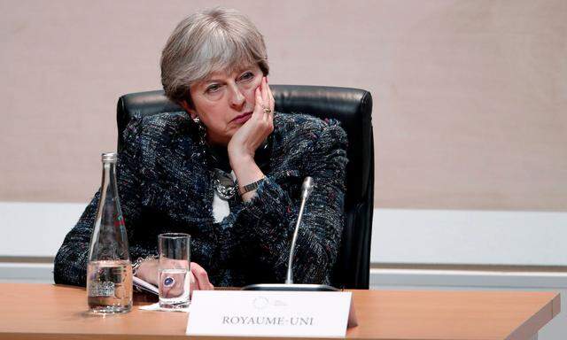 Für die britische Premierministerin Theresa May kommt weiter unter Druck. 
