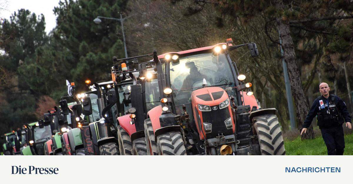 Unions call on French farmers to end the blockade
