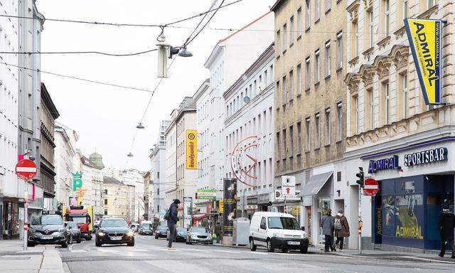 Einkaufs- und wichtige Durchzugsstraße im Fünften: Über die Neugestaltung der Reinprechtsdorfer Straße ist man sich im Bezirk uneinig.