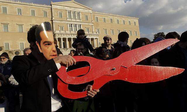 In Athen unterstützten tausende Menschen ihren neuen Regierungschef Tsipras und demonstrierten gegen den EU-Sparkurs.