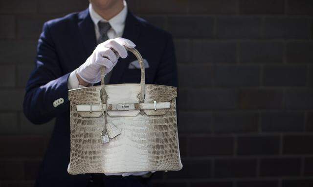 Rekord-Wert: Eine extrem seltene Himalaya Kelly-Bag wurde bei Christie's in Hongkong für 437.000 Dollar verkauft.